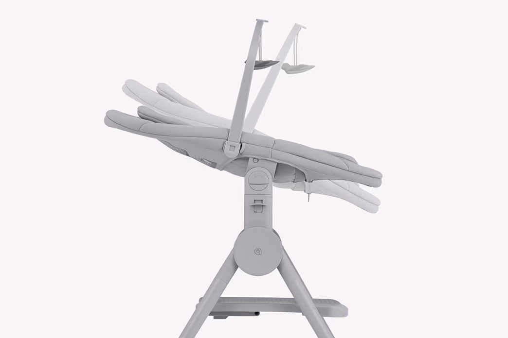 Adjustable recline for newborn seat