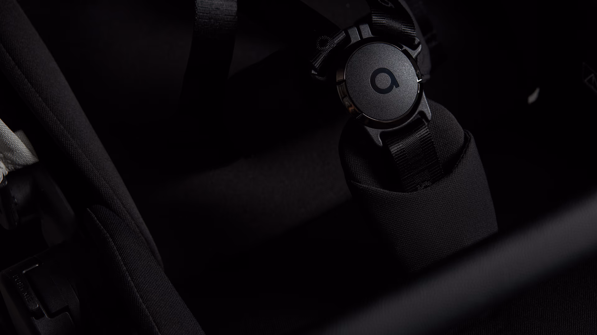 Magnetic buckle and five-point safety belts