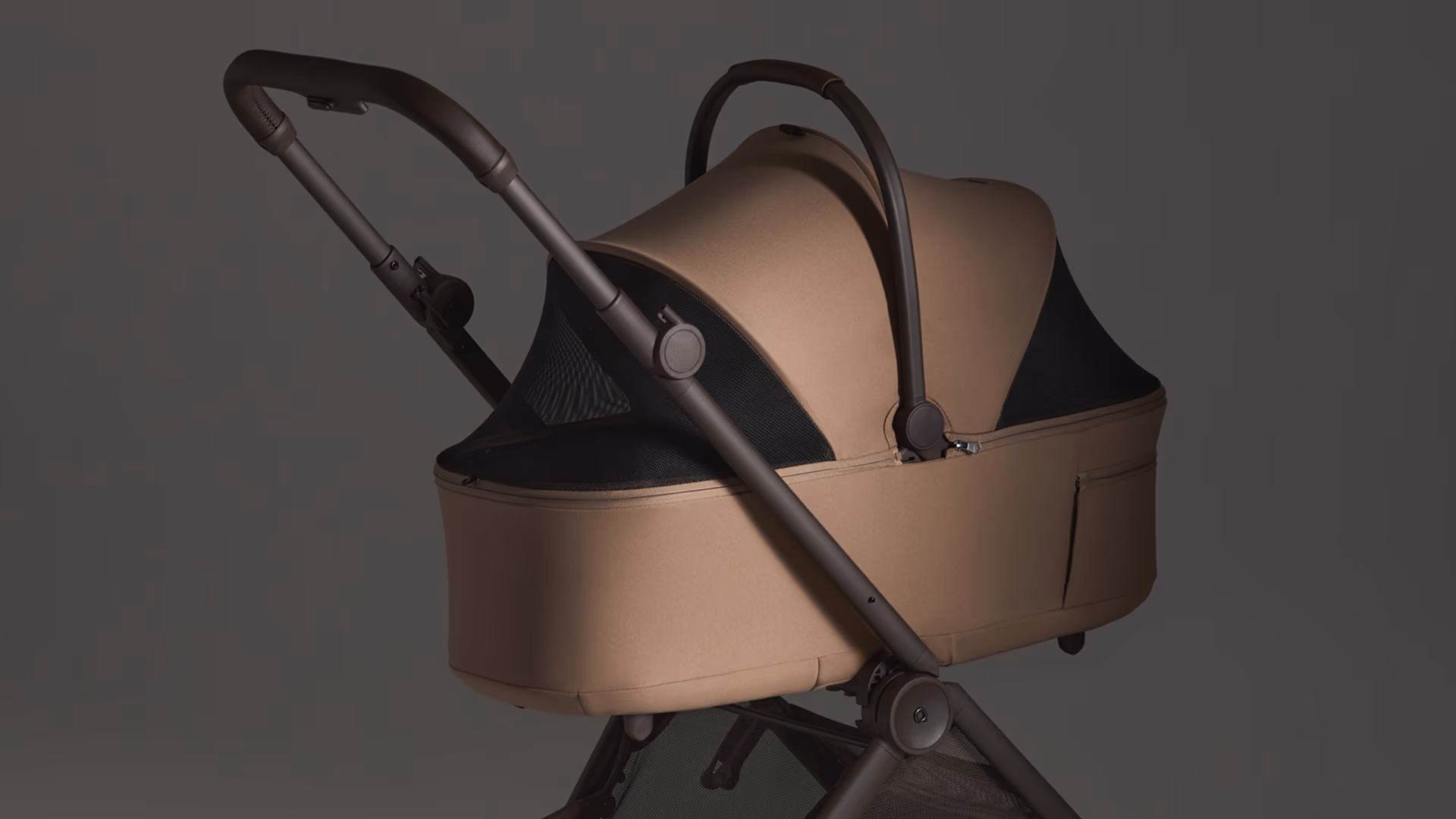 Suitable with Air-Q pet carrycot